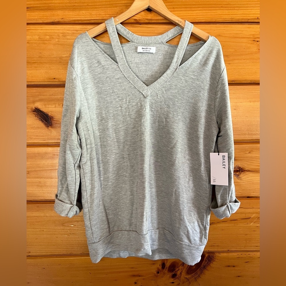 $148 Bailey 44 Women's Sarah V Neck Sweatshirt Large